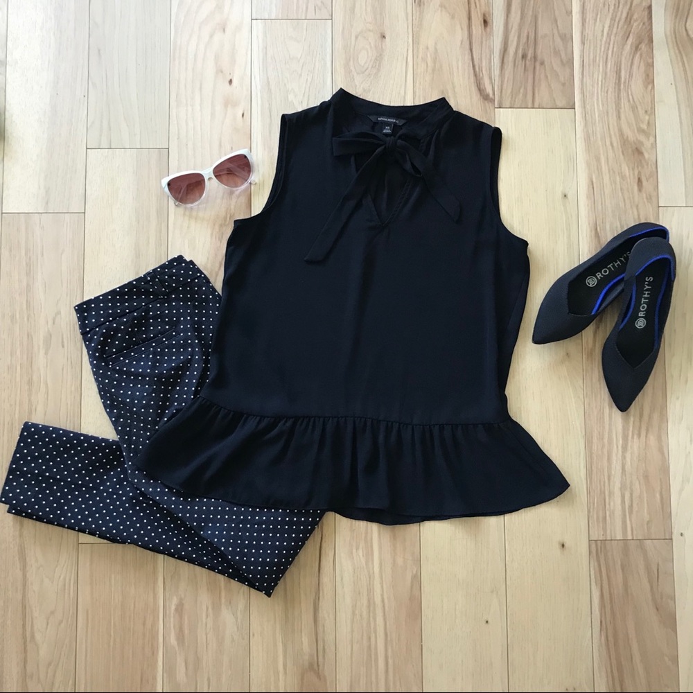Banana Republic Sleeveless Chiffon Blouse with Tie
